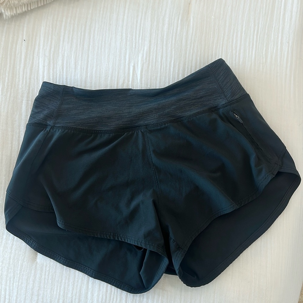 Outdoor Voices Hudson 2.5 Short!!